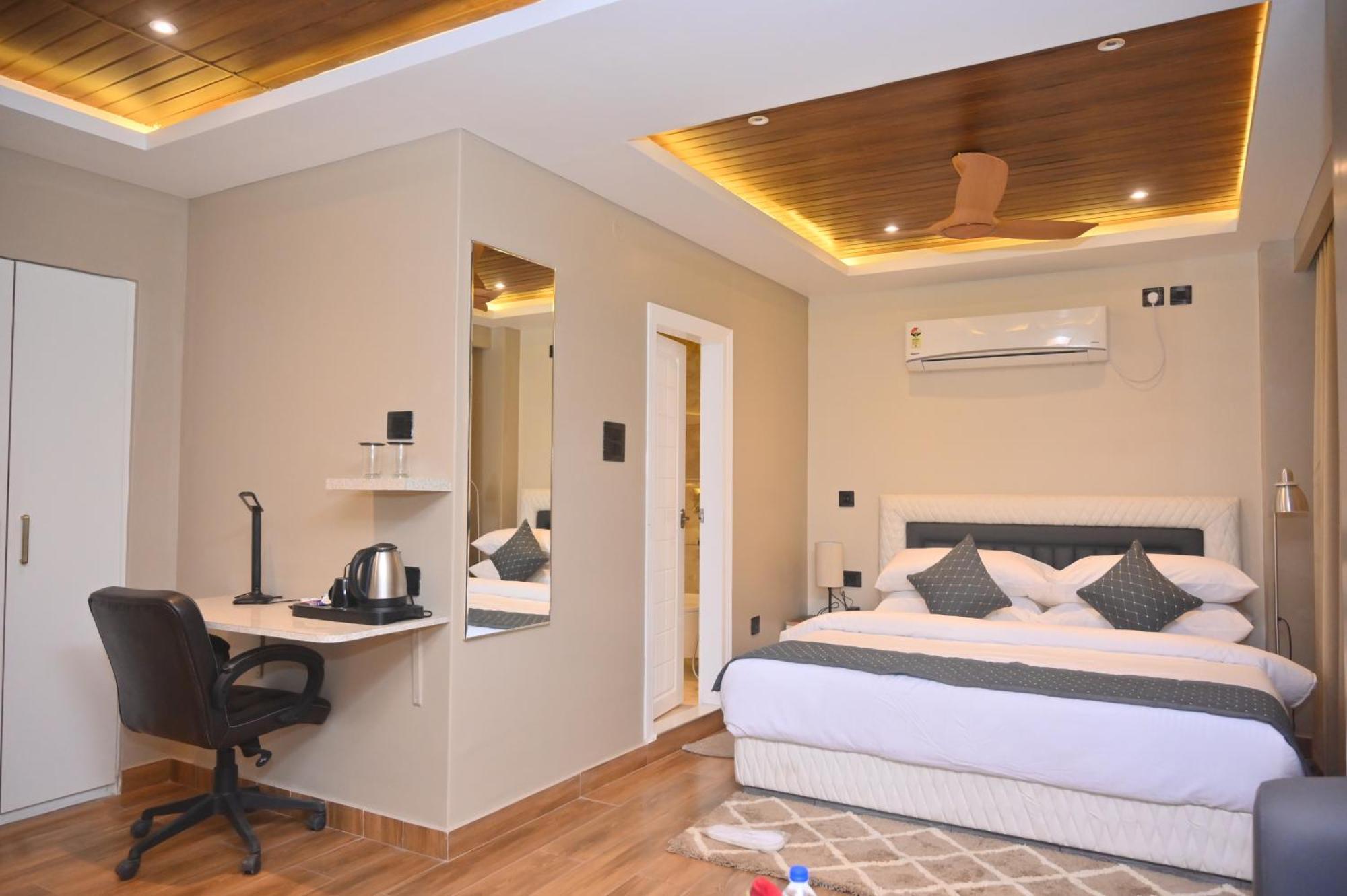 Hotel Essence Grandeur Guwahati Esterno foto