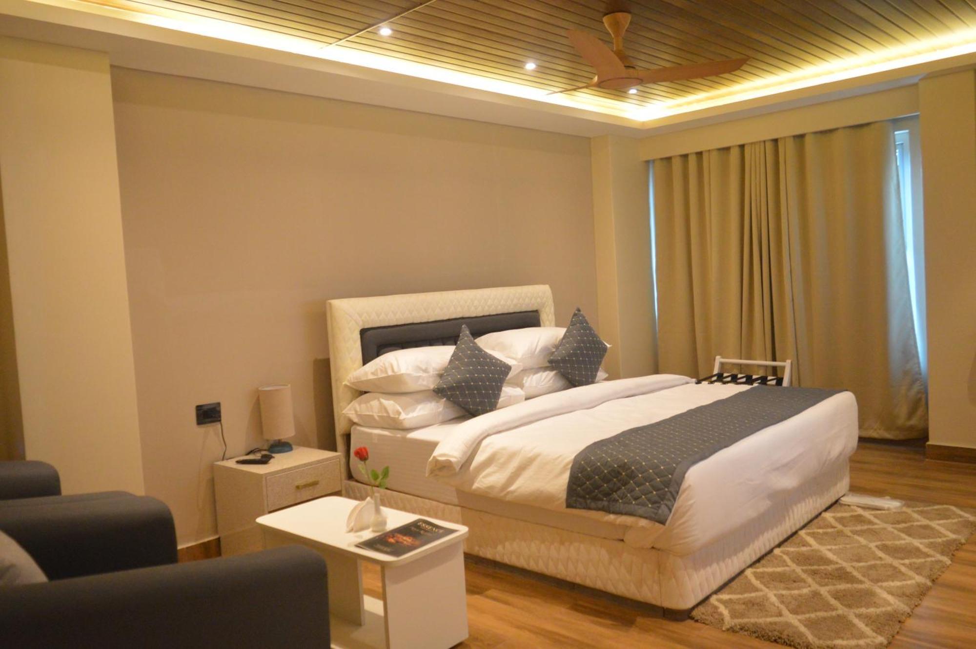 Hotel Essence Grandeur Guwahati Esterno foto