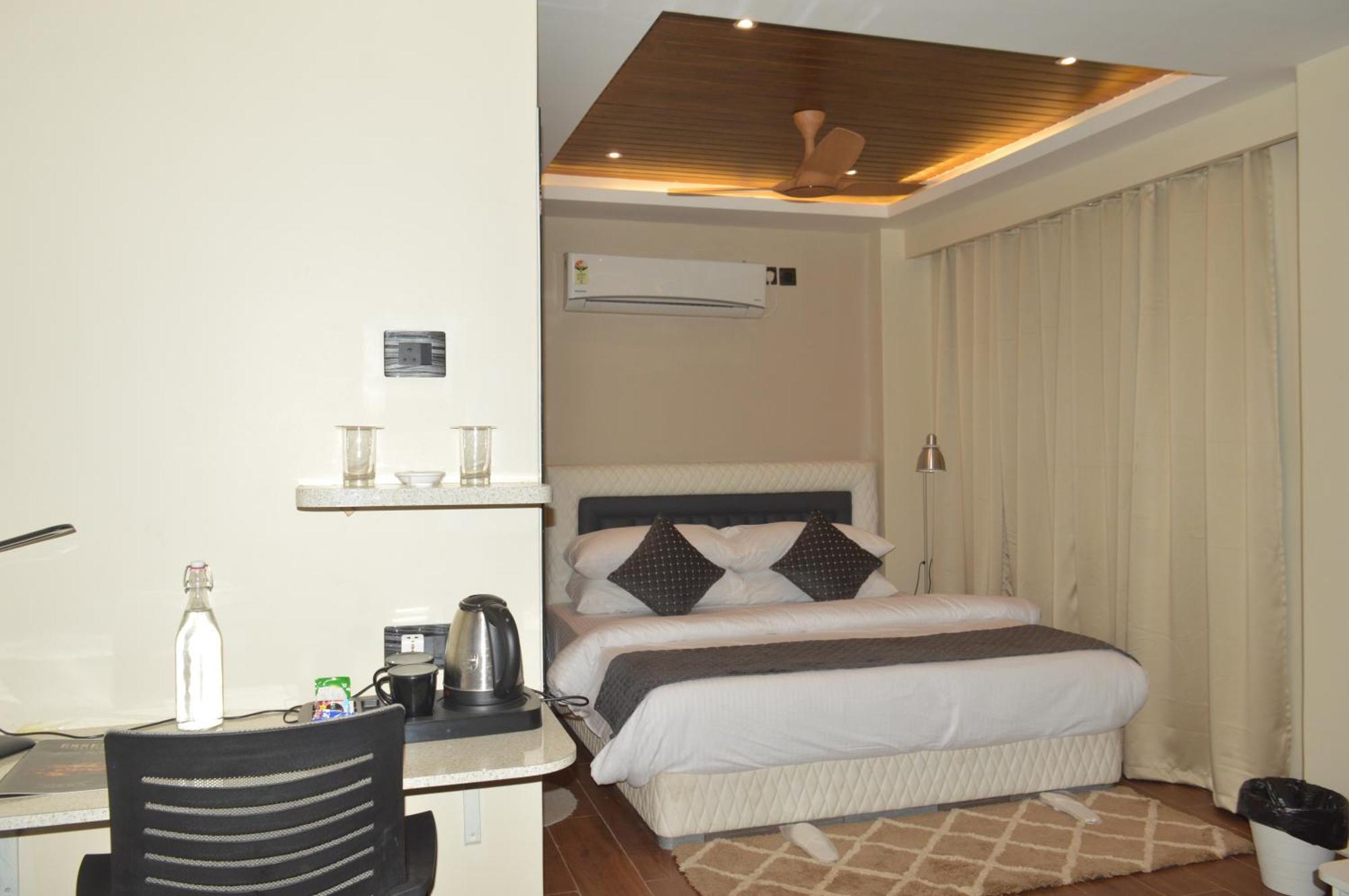 Hotel Essence Grandeur Guwahati Esterno foto